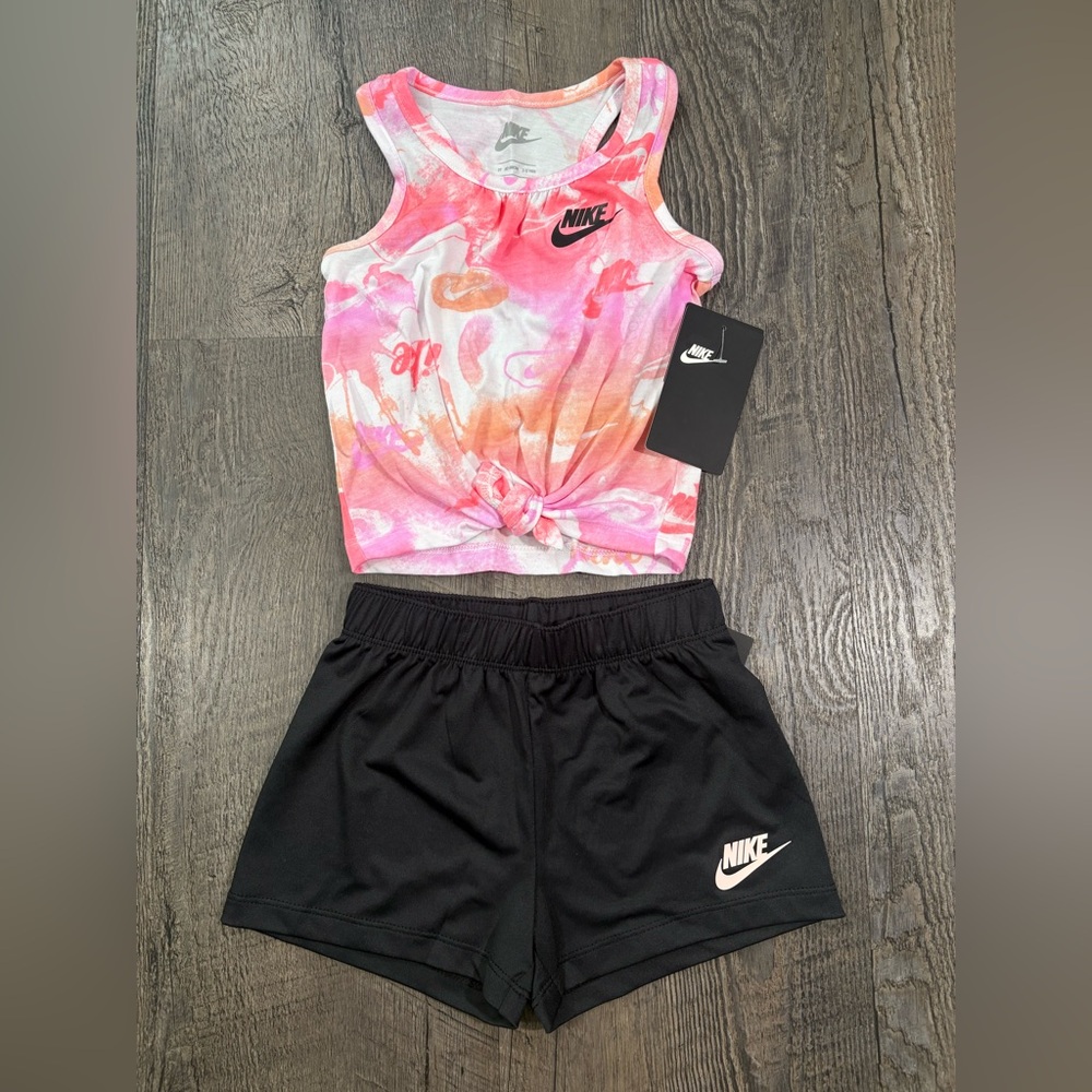 NEW | NIKE Girls Top & Shorts Set